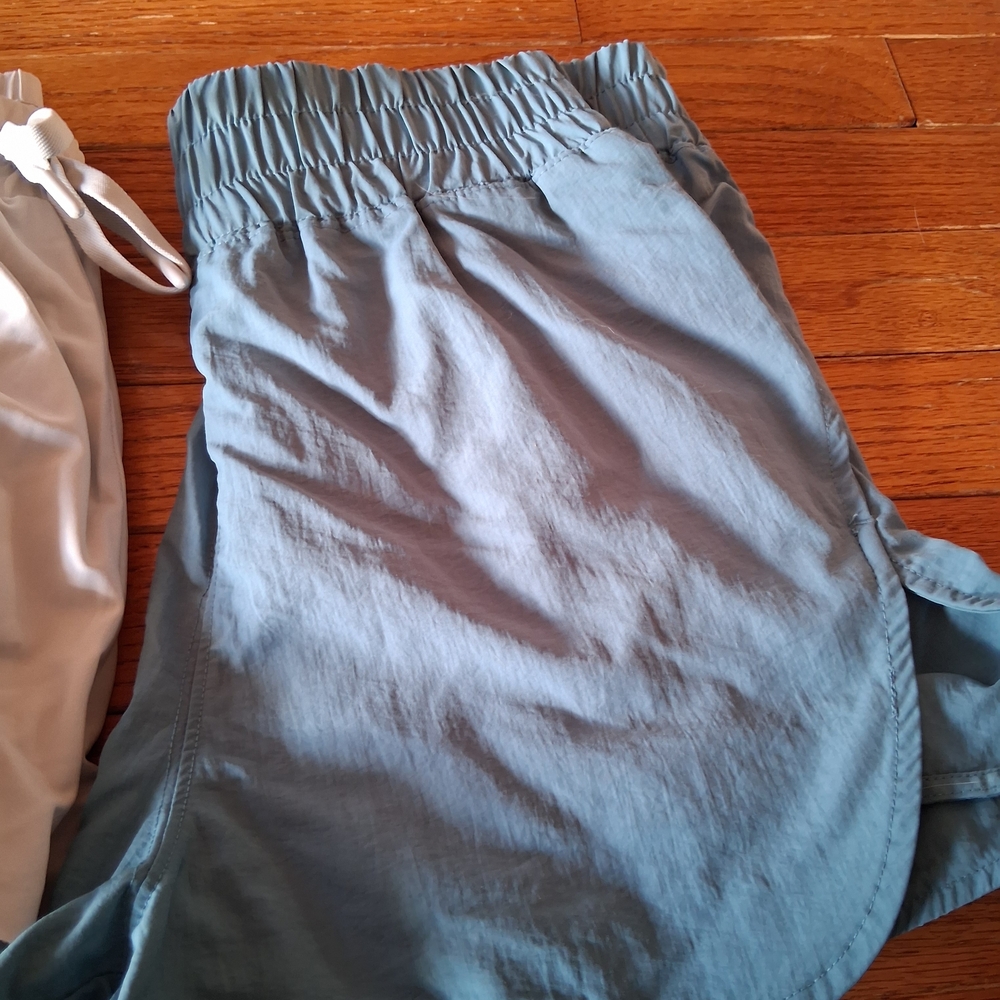 Women's Shorts Set - Picture 7 of 7